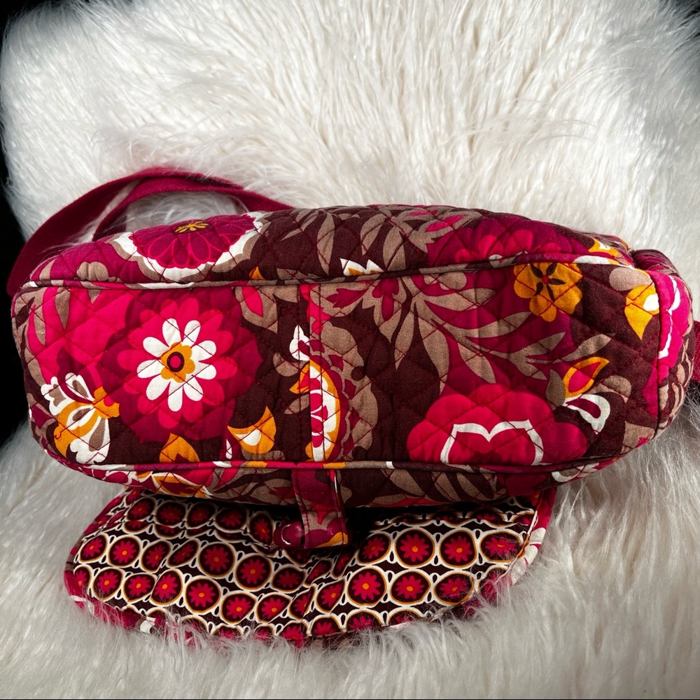 Vera Bradley Crossbody Bag in (RETIRED) Carnaby Pattern - Picture 9 of 11
